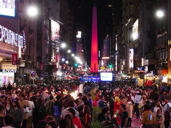 el centro en la noche de las librerias